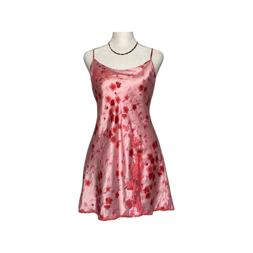 PINK FLORAL MADISON BEER SLIP